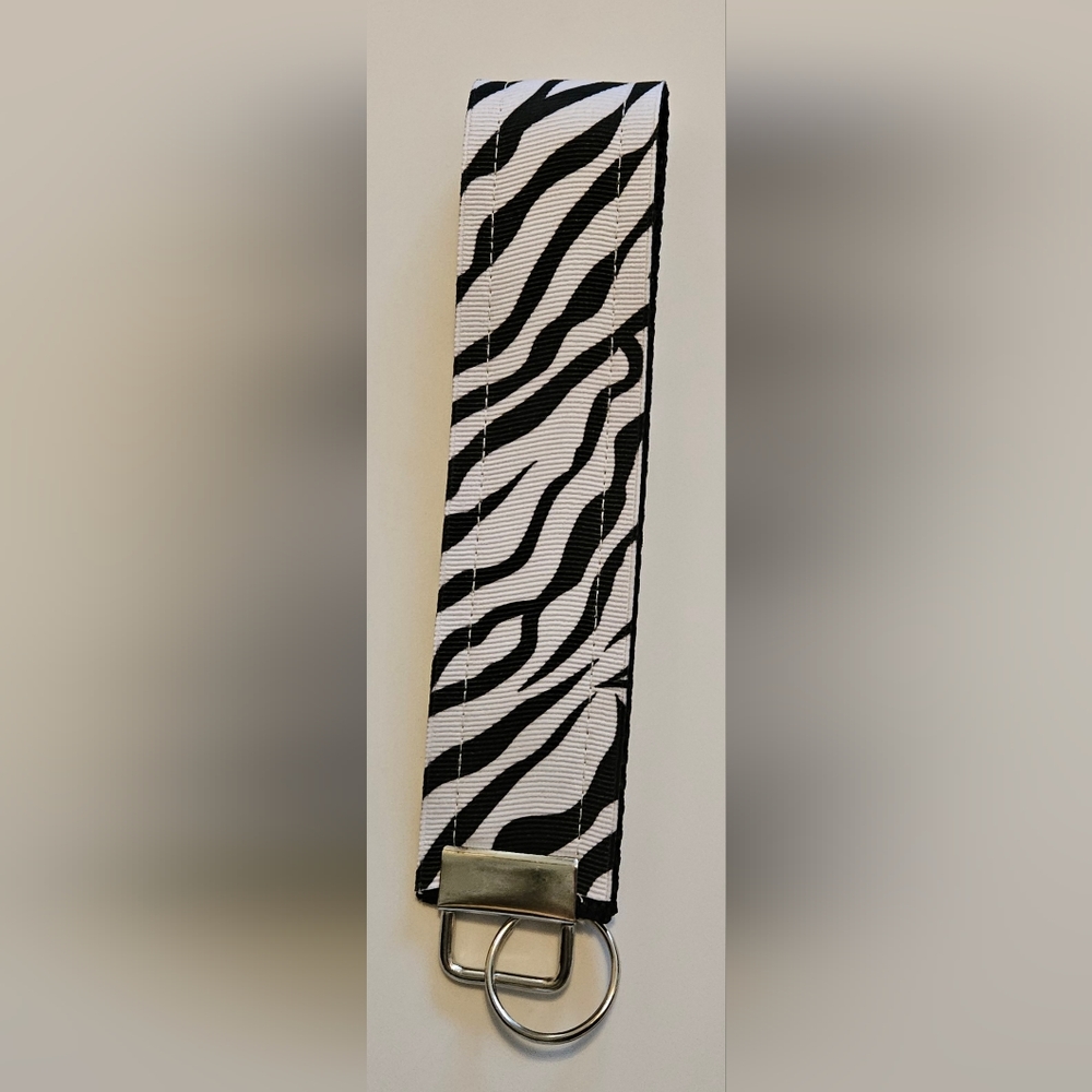 Key chain wristlet. Handmade